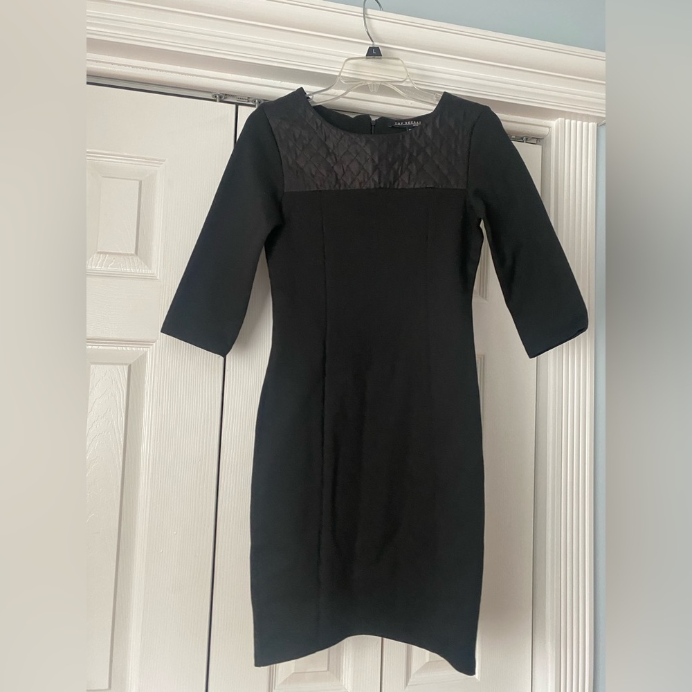 Black fitted dress, quarter sleeves